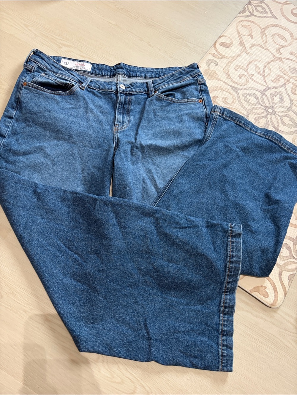 GAP Classic Wide-Leg Jeans in Dark Blue Denim